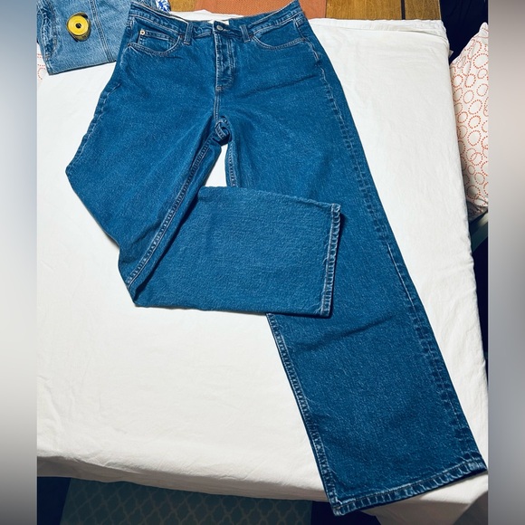 Classic High-waisted blue denim jeans - Picture 1 of 6